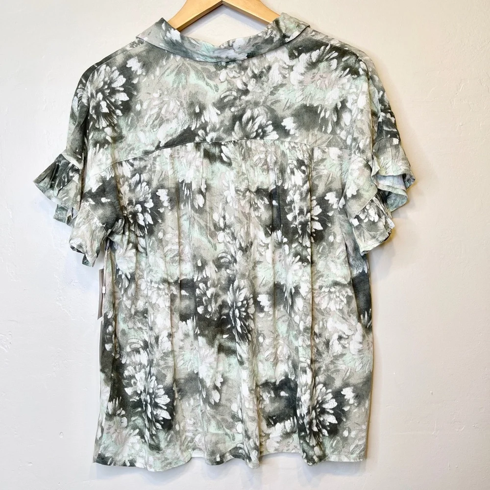 Caslon NWT Watercolor Pattern Short Sleeve Collared Button Front Lightweight Top - Picture 4 of 11
